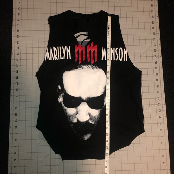 Marilyn Manson (band). Women’s Distressed Shirt. Size small. Black color. - Picture 5 of 10
